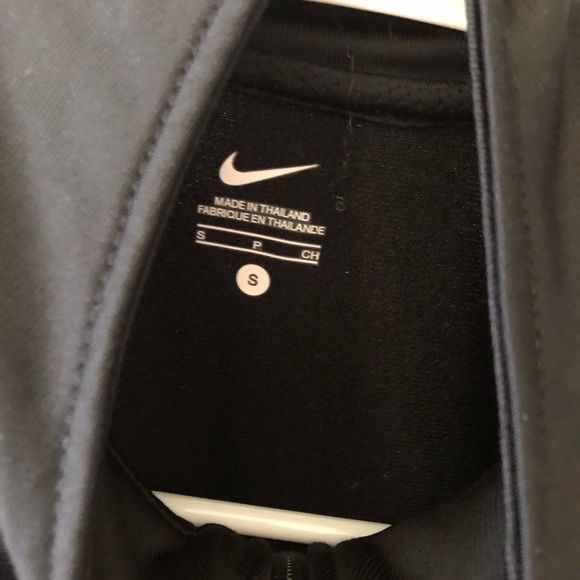 New Women’s Nike zip up jacket - Picture 2 of 2